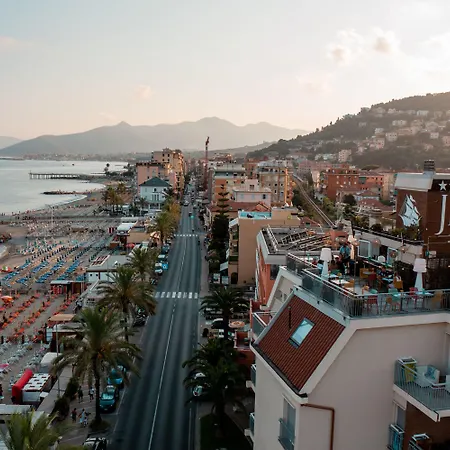 Jolly Roger Hotel Pietra Ligure