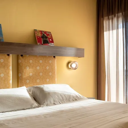 Jolly Roger Hotel 3*